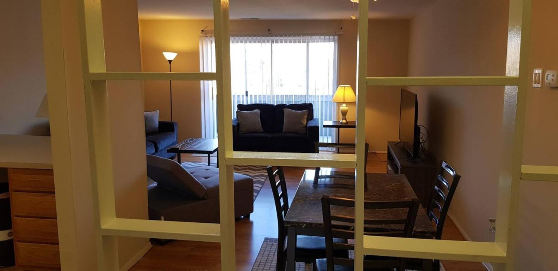Apartment Amazing, Large, Parking, Long Term Elkins Park